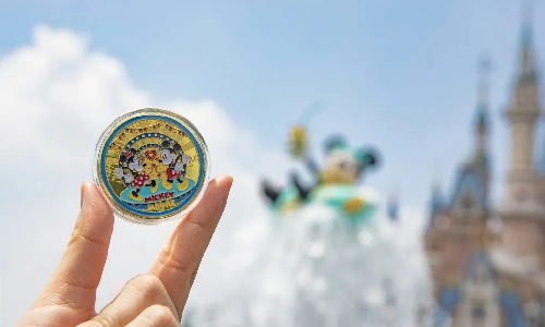 上海迪士尼度假区与尊龙凯时人生就是搏续签多年联盟协议并将推出全新“奇幻纪念章”